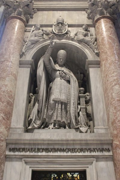  Monumento a Gregorio XVI