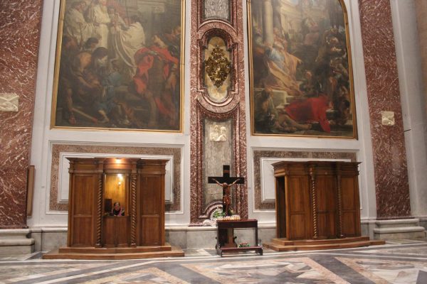 Duas das pinturas do transepto