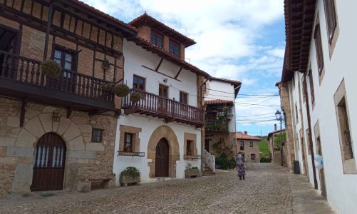 Roteiro de 1 dia em Santillana del Mar: a bonita vila da Cantábria