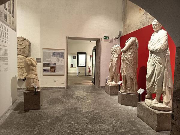 A estatuária da coleção Romana